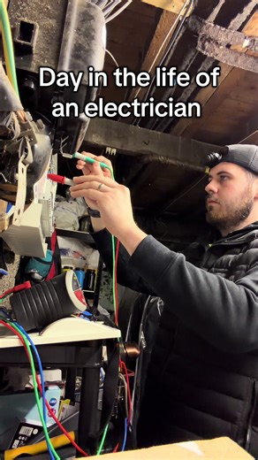 A Day in the Life of an Electrician: Vlog Insights