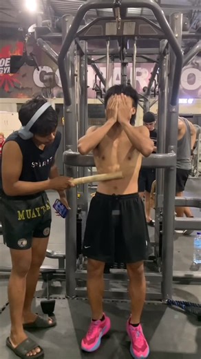 JBOYY on Instagram: "spill tipis” aja biar tengkorak gak takut #fyp #latihanboxing #influenserboxing #bajanglomboksengigi#viralvideos"