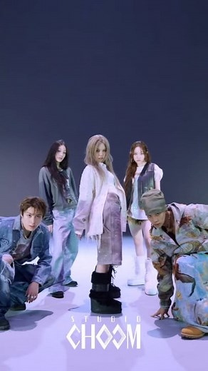 𝗦𝗧𝗨𝗗𝗜𝗢 𝗖𝗛𝗢𝗢𝗠 | 스튜디오 춤 on Instagram: "데이원은 올데프 스춤만 바라봐👀 'ALLDAY PROJECT' Performance Coming Soon ALLDAY PROJECT 'LOOK AT ME' ⠀ #ALLDAYPROJECT #ADP #올데이프로젝트 #LOOKATME @allday_project #STUDIOCHOOM #스튜디오춤 @studio_choom"