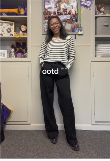 First day teaching a 300-level college course!! Dr. Nikki is in full action today!! #doctor #highereducation #adjunctprofessor