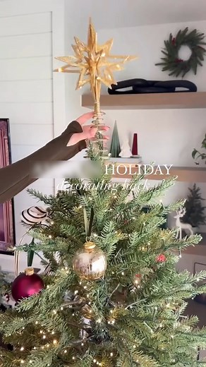 211K views · 370 reactions | Keep your tree topper standing tall and steady all season long! This universal Christmas tree topper stabilizer fits any tree type — no more leaning or falling ornaments. ✨Made from durable green metal, it blends right in while providing rock-solid support. Adjustable attachments make it easy to fit any topper securely. Just twist, lock, and enjoy a perfectly balanced, picture-perfect Christmas tree! | Pondertion-ON | Facebook