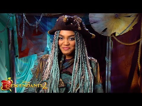 What’s Her Name? ⚓️ 👑 | Episode 2 | Descendants 2 Wicked Weekly