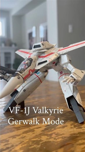Macross \\ Robotech VF-1J Valkyrie Hasegawa #macross #robotech #hasegawa #valkyrie #scalemodel #vf1