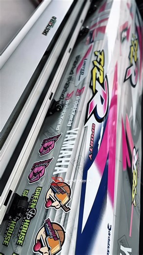 🆄🅽🅻🅸🅼🅸🆃🅴🅳 🅵🅻🆈 on Instagram: ""Bukan soal adu harga, tapi adu kualitas! Fizz Limited Edition konsisten memberikan hasil maksimal di setiap pengerjaan. Jangan pertaruhkan kendaraan/produk Anda pada yang sekadar murah. 🚀 Hubungi Kami: 📞 0852 3065 5305 / 0852 8287 7707 🏠 Alamat: Jl. Seroja No. 9, Depan Apotik Go Farma, Pinrang.""