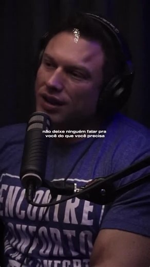 Você não precisa de aplauso, precisa de atitude. Enquanto o mundo dorme nas desculpas, você acorda pra evoluir. Cada treino é um voto de confiança em quem você quer se tornar. Não é sobre talento — é sobre constância. E você tá construindo algo que ninguém pode tirar. 🏋️‍♂️💥 Hashtags (as mesmas): #Academia #Foco #Disciplina #mentalidade