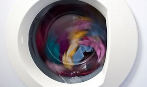 Mrs Hinch demonstrates how to clean washing machine draw