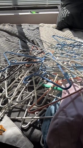 One man’s treasure, is another girl’s treasure 💎 #CleanTok #closettour #homedecor #diyproject #homer | Chloeisag