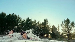 ¿Qué harías si en tus vacaciones encuentras a un castor zombie o tiburones con ganas de comer lo que encuentre? 😱 Este miércoles puedes convertirte en carnada con estas películas 👀 | Canal 5