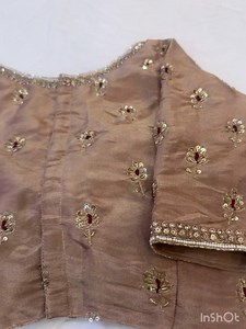 place an order, please WhatsApp 8910402363(Blouse booking number )Size & colour customisable No return and No exchange (except Any defected product) | Kalangkrita