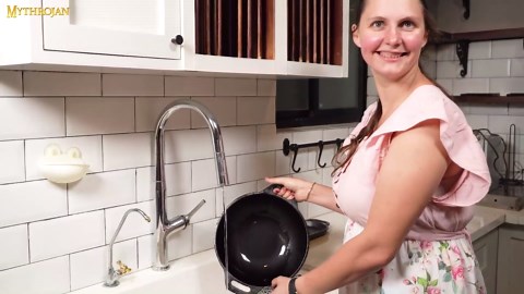 Mythrojan Stainless Steel Chainmail Cleaning Scrubber for Heavy Duty Cast Iron, Square 15x15cm