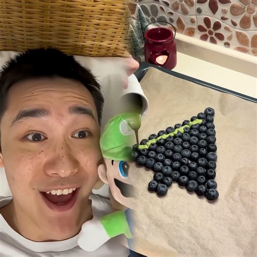 Kid shows off his evil toy 😈