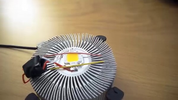 10w LED (very bright!) | Creative Clips