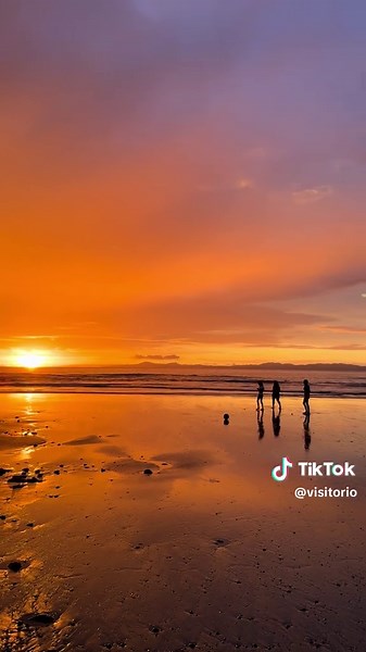 The sun is setting toward the southwest, reminding us that summer is on its way #Panama #visitpanama #sunset #beachday #beachlife
