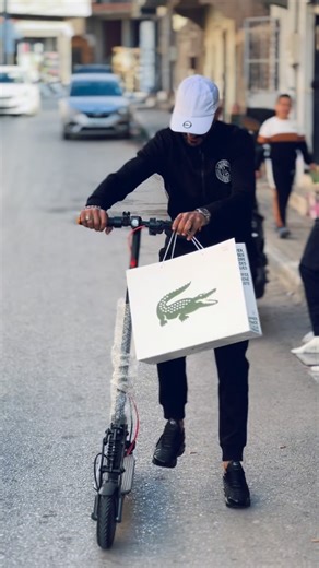 boutique _modji on Instagram: "Chez Modji livraison 🚚 disponible 58 wilya 🚀🚀🚀#chez #chezmoi #boutique #fypシ #viralreels #viral #instagram #music #modji #fyp #viral #lacoste #lacoste🐊"