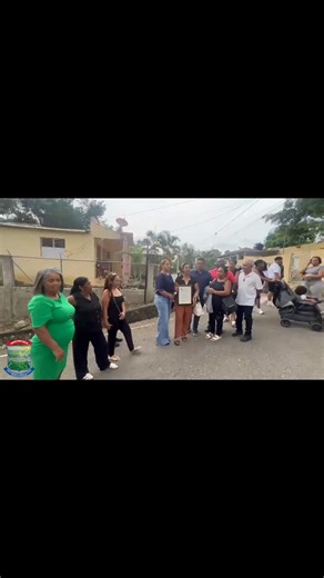Síndico Lisandro de la Cruz deja inaugurada la calle Martín Núñez en Canca Las Aromas Por: Canca Noticias El síndico del distrito municipal de Canca la Piedra, Ramón Lisandro de la Cruz, encabezó este lunes el acto de develización del nombre de la calle Martín Núñez, ubicada en el sector Canca Las Aromas, en un emotivo homenaje en honor a quien dejó un valioso legado en la comunidad. La actividad contó con la presencia de la vicealcaldesa Yani Canela, el presidente de la Sala Capitular, Rafael D