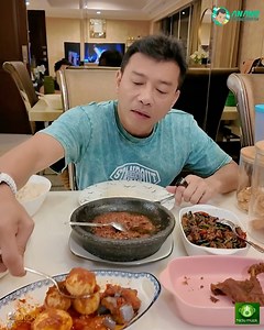 Udah kangen banget sama masakan indonesia guys.... langsung dibikinin sambel ama Maria | Anang Hermansyah