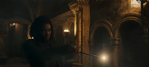 剧版《哈利·波特》首支预告发布 黑人脏辫斯内普教授引热议 网友：两眼一黑