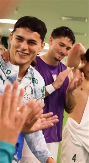Palmeiras gives gifts to its 7 players called up for the World Cup! 🇦🇷🇵🇾🇺🇾🇨🇴