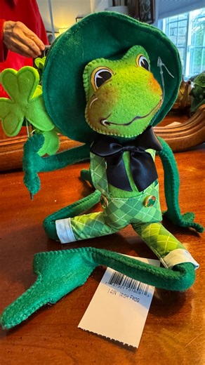 Annalee Leprechaun Doll, Posable Shamrock, St. Patricks Day, 7" Green Frog, Topcoat, Felt Art Doll Seasonal Decor, Irish Frog PRISTINE - Etsy
