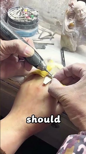 Genius Hack How to Slip Off a Ring Using Just a String