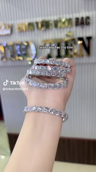 Vòng xoàn 💎🥰🥰#tiemvangbacthotien #xuhuongtiktok #viral #vongtay