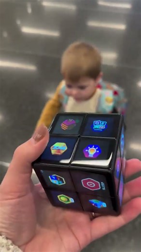 A cube packed with arcade games! Perfect for on the go @WOWCube