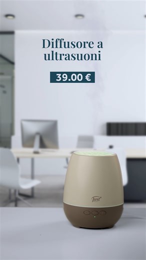 Crea l’atmosfera benefica che desideri, in ogni momento 🍃 Cerchi una carica di buonumore o un po’ di relax prima di andare a dormire? Il Diffusore a ultrasuoni Just è l’alleato perfetto per attivare le proprietà dei tuoi oli essenziali preferiti, sprigionando rapidamente nell’ambiente le loro inconfondibili note olfattive. Ma c’è di più! Usalo anche come lampada cromoterapica grazie alla luce LED regolabile su 7 colori e 2 livelli di intensità. Approfittane subito: oggi il Diffusore a ultrasuon