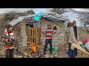 The hard life of a homeless person in nature🌲| A mother's efforts to build a hut in the mountains🗻🔥