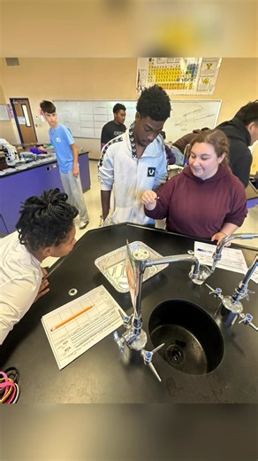 🔬🧪 Today in Mrs. Penick and Coach Burlison’s Forensic Science classes, students performed fiber burn test analysis! 🔥 In the 🧫 fiber burn test lab, forensic science students identified unknown fibers by observing how they react to flame. During the test, a small sample of each fiber was carefully burned, and students recorded characteristics such as: 👃 Odor 🌈 Color of the flame ⚡ Speed of burning 🌫️ Ash formation 🔥 Whether the material melts or shrinks away from the flame These detailed 