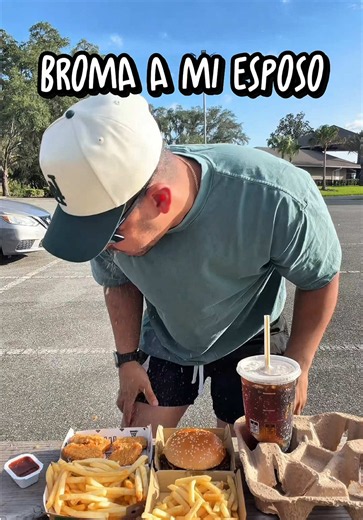 Broma a mi esposo 🤣🤣 #broma #humor #reaction #prank #esposos | pranking my husband