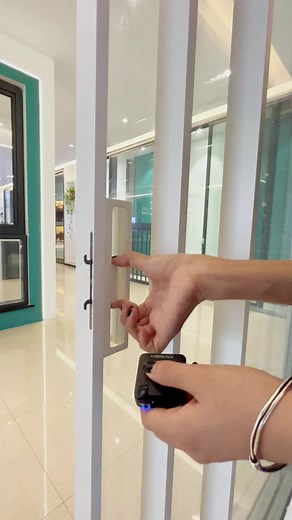 We are a door and window manufacturer from China, focusing on export. The price of aluminum doors and windows is as low as you can imagine.#aluminumwindows #slidingdoor #windowfactory #customdoor #fyp #foryou #viralvideo #customgate #sunroom#aluminumgates #gazebo