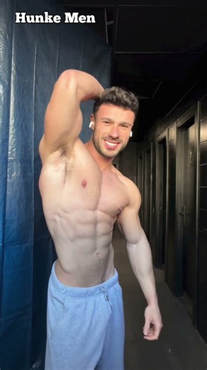 Handsome#aesthetic#muscle#motivation#posing#abs#chest#biceps#model#body#hunk#gym#workout#back#bulge