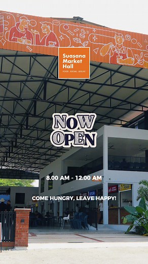 Early birds to night owls, we got you! Suasana Market Hall is now open as early as 8 am all the way to 12 am. Pull up for good eats, great vibes, and non-stop chill all day long. Whether it’s nasi lemak at 8 or cravings at midnight, this surely will be your new fave hangout spot. 🥘🌭 Don’t just scroll. Come through. 👋 #suasanamarkethall #chillspot #foodie #glenmarieshahalam #fyp #fypシ