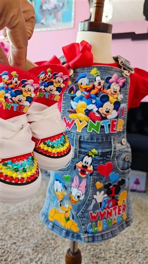 Watch us make a Mickey Mouse Clubhouse skirt overalls set and Converse for Wynter❤️ #mickeymouseclubhouse #1stbirthday #kidsoftiktok #babyootd #sneakerhead #customsneakers #reels | Pink Toes & Hair Bows