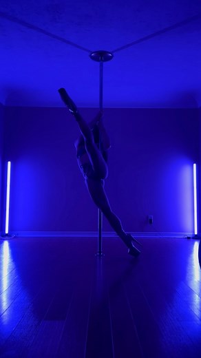 Your first time doing a choreo will not be perfect ‼️ Real talk: lower your expectations. I tell all of my students this - when you’re learning a choreo for the first time, it will be rough and not the way you want it to look. This goes for me, as an instructor, as well. Even when I choreograph my own routines, they don’t turn out the way I want them to right away. It takes multiple run throughs. But every time you run it through, it gets at least 1% better. It takes practice and repetition. Eve