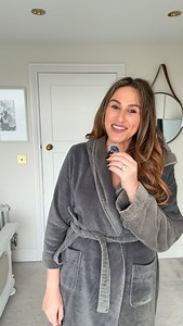 This outfit is for those bloated days when you don’t want to wear jeans! Recreating a Pinterest outfit on a size 14 💫 All the links are here https://liketk.it/5QDqe Im all for being comfy, flattering, yet still chic and actually wearable. I think this shows you don’t need a Pinterest body to wear Pinterest outfits. What do you think - nailed it or failed it? • https://liketk.it/5QDqe #midsize#pinterestoutfit #pinterestgirl #affordablestyles #effortlesslychic | Stylingwithrebecca Connected Page