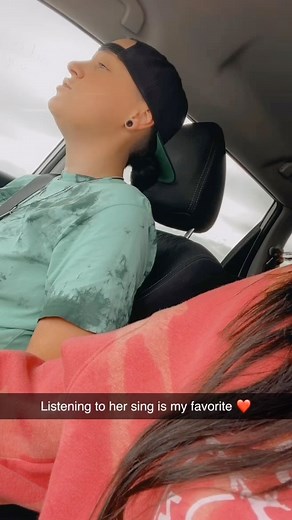 Brittanie Lynn | 🥺❤️ #myfavorite #lgbtq🌈 #lesbians #mygirl #snapchat | Instagram