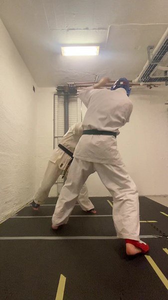 Head Movement Full-Contact Karate 🙆🏻‍♂️🙆🏼‍♂️ #karate #shidokan #kyokushin #mma #martialarts #fighting #punching #kicking #kickboxing #muaythai #taekwondo #sparring #tips #techniques #training #hobby #motivation #tutorial