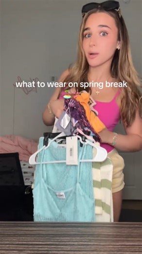 What to wear for spring break: Stylish looks you will love