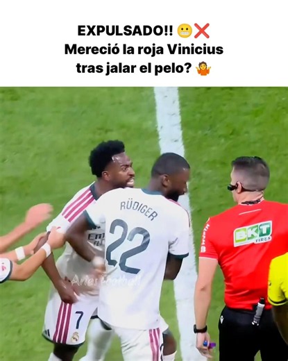 Vinicius Gets a Red Card 😬❌