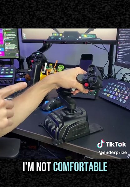 Joystick Ergonomics: VKB Gladiator vs Omni Grip