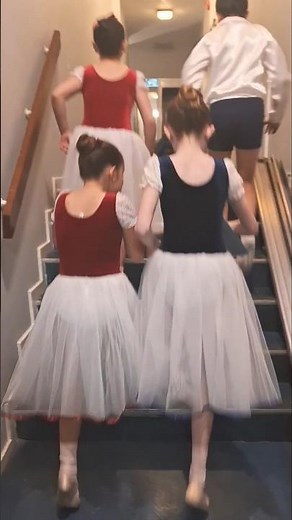 Junior ballet behind thescenes‪@lgballet‬ #egham