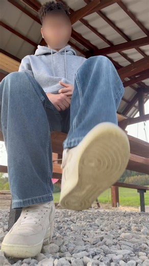 Imagine being on your knees right here, worshipping my soles in the grass while everyone watchesWhen I get back home, I expect my DMs full and tributes paid. 🐷📩#findom #cashmaster #feet #alpha #feetworshi̇p