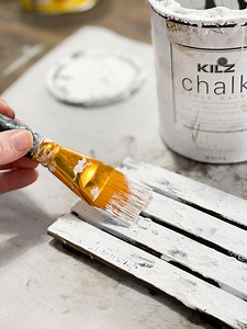 51K views · 1.3K reactions | Dollar Tree DIY spring decor using wood pallet | Burlap Kitchen | Facebook