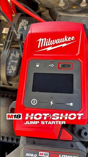 UP CLOSE LOOK: The ‪@MilwaukeeTool‬ M18 HotShot Jumpstarter #milwaukeetools #nothingbutheavyduty