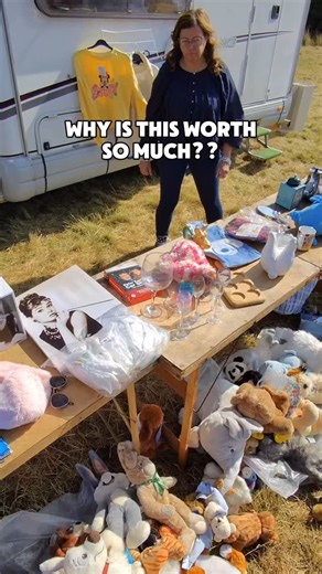 Car boot hunting #Carboot #carbootsale #carbootfind #carbootfinds #carbooting #fleamarket #yardsale #garagesale | ClickWright