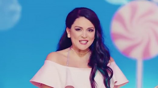 SNL Host Saoirse Ronan Draws a Crowd