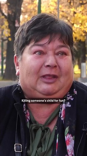 UBIJENO 1601.DETE!!! KAKO I ZAŠTO??? Pošto Aleksandar Vučić izjavljuje da je Sarajevski "Safari" na nedužne ljude i decu, IZMIŠLJEN, kao i to da on nije tada imao pušku kada je bio na Jevrejskom groblju, pogledajte ovaj video i slušajte očaj ove žene. Pitam sada tog SRPSKOG MONSTRUMA KOJI DIKTATUROM DRŽI VLAST U SRBIJI, neka objasni smrt preko 10.000 ljudi i 1601. deteta ubijenih sa okolnih brda iznad Sarajeva u nezapamćenoj dugogodišnjoj opsadi tog grada! Neka objasni ovaj zločin za koji govori