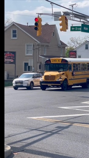 2021 IC CE Handi School Bus - Engine Fan Take Off #schoolbus #icbus #cummins #bus