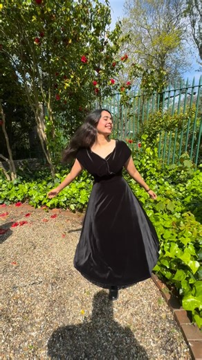 Dr. Annika Maria Paul 👑 ⚡ on Instagram: "The dress up 👗 game ❤️"